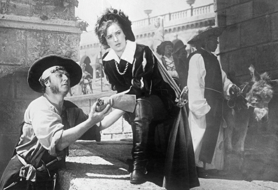 Кадр из фильма «Двенадцатая ночь». Антонио — Сергей Лукьянов (слева), Себастьян — Клара Лучко