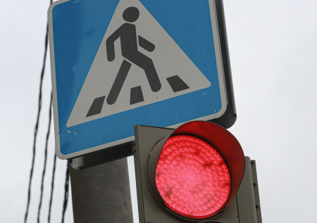 Пенсионерка скончалась в больнице, пройдя светофор на «красный»