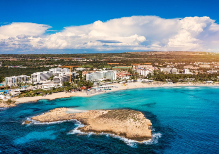 В одной стране раздалиськипр призывы восстановить диалог с Россией