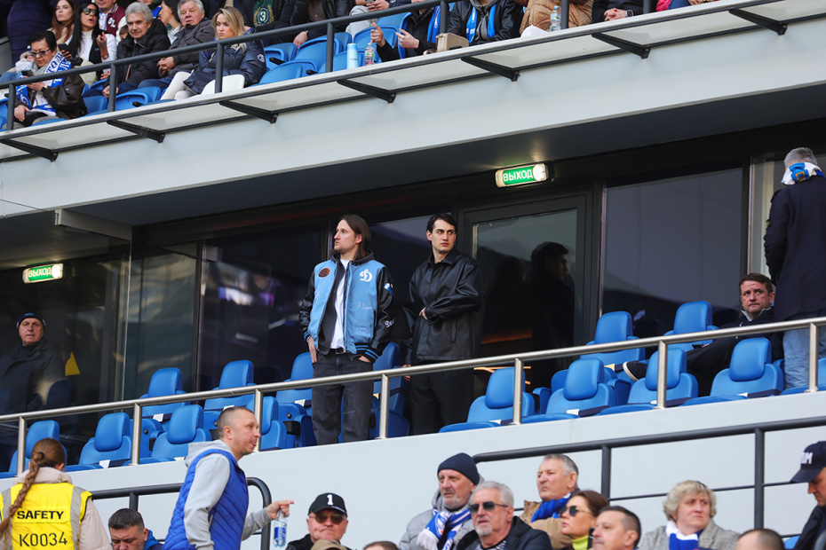 Фанаты на трибунах матча РПЛ «Динамо» — «Зенит»