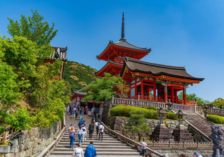 Туристов предостерегли от поездок в одну страну на майские праздники