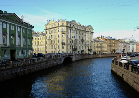 Появилось видео с подъемом трупа из канала в центре Петербурга