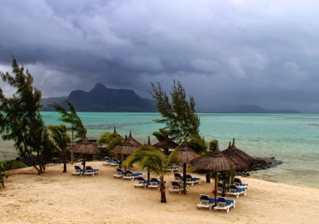 Что известно о крушении катера на Мальдивах