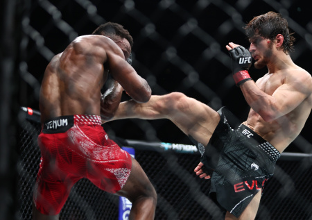 «Русским должны отдавать?»: экс-чемпион UFC взбесился из-за победы Евлоева