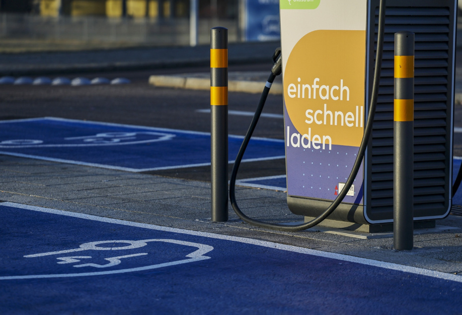 Зарядные станции для электромобилей