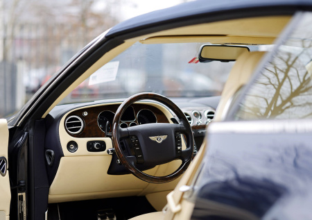 Киев оказался в числе лидеров по продажам люксовых авто