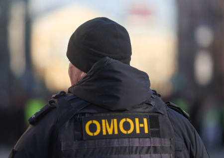 Пугающая находка на остановке обернулась приездом группы ОМОН «Сибирь»