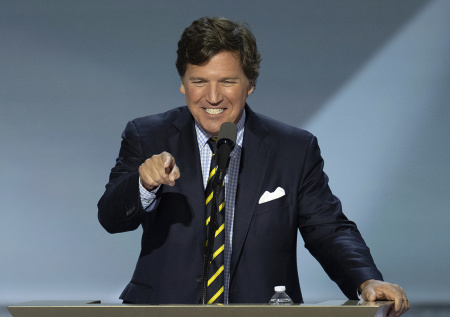 Враг номер один: Карлсон вместо Трампа — кто будет новым президентом США