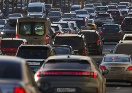 Автоэксперт посоветовал, как вести себя с дорожными хамами