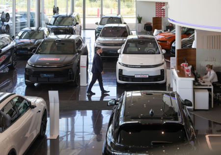 Утильсбор с 1 апреля: ввезти авто снова станет дороже — на что скакнут цены