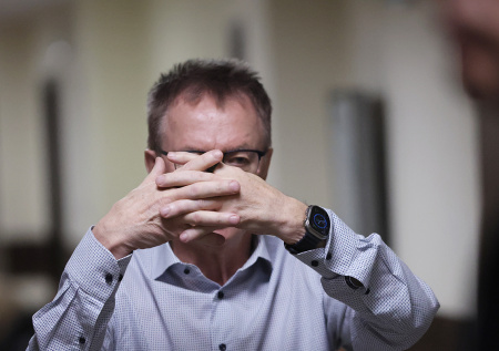 Появилось фото Галицкого из коридоров Тверского суда