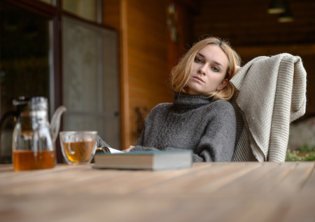 Головные боли, стрессы, настроение на нуле: как выйти из сезонной депрессии