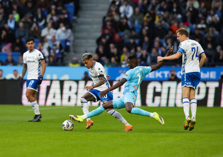 Накал страстей: самые яркие кадры с матча РПЛ между «Зенитом» и «Динамо»