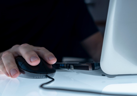 Некоторым россиянам разрешат искать в Сети экстремистские материалы