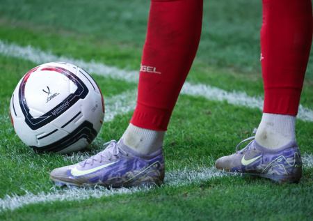 Молодой футболист потерял сознание во время игры и умер