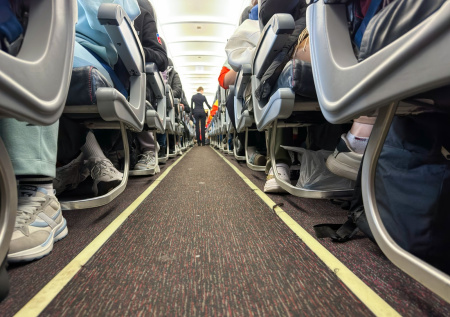 Прилетевших из Египта россиян отказались выпускать из самолета