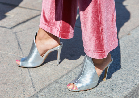 Стилист перечислила трендовые аксессуары весны 2026 года