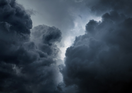 Над Тегераном образовалось токсичное облако