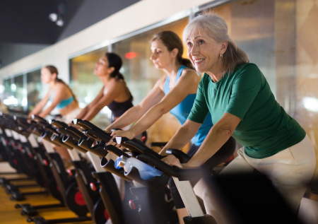 Мясников поставил точку в споре о вреде кардиотренировок для пожилых