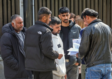 Эксперт раскрыла правду о зарплатах мигрантов в России