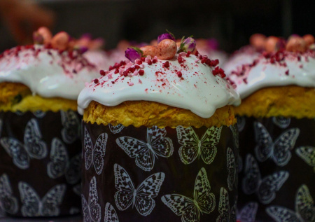 В РПЦ отреагировали на продажу куличей за 100 тыс. рублей