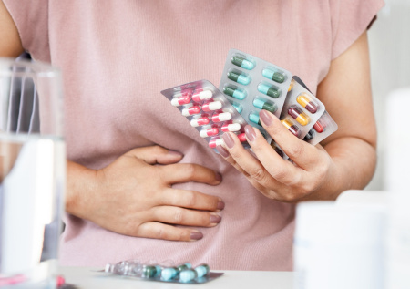 Врач рассказала об опасном влиянии антидепрессантов на ЖКТ