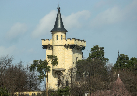 Галкин и Пугачева отписали детям долю подмосковного замка