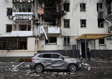 В Севастополе ввели региональный режим ЧС после взрыва в жилом доме