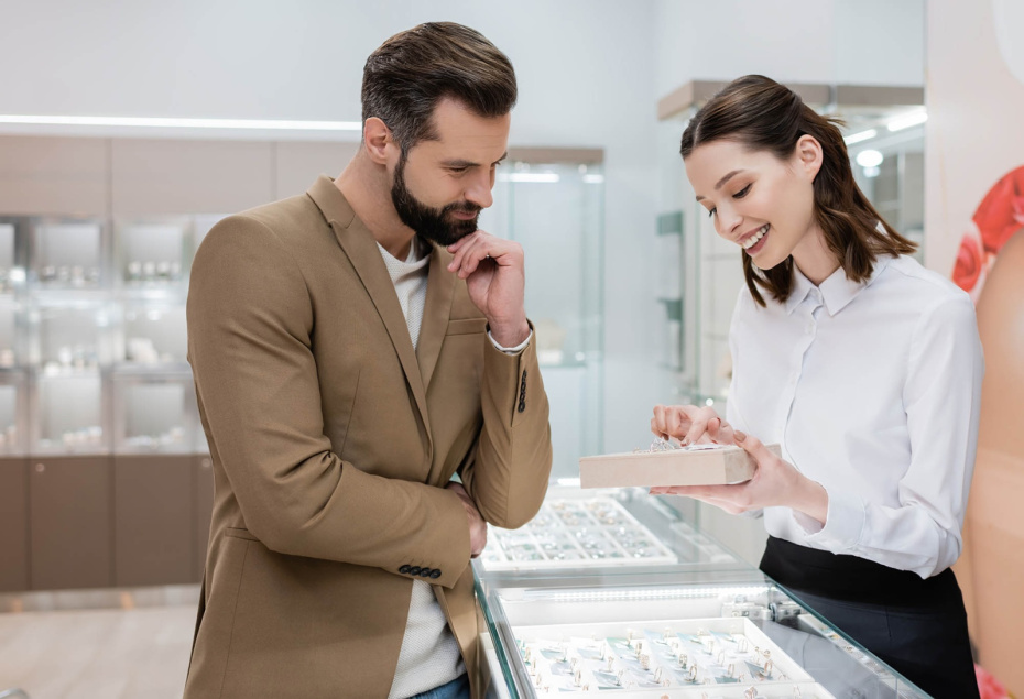 Гороскоп на 25 марта: Львам — слушать подруг, Девам — охранять покой