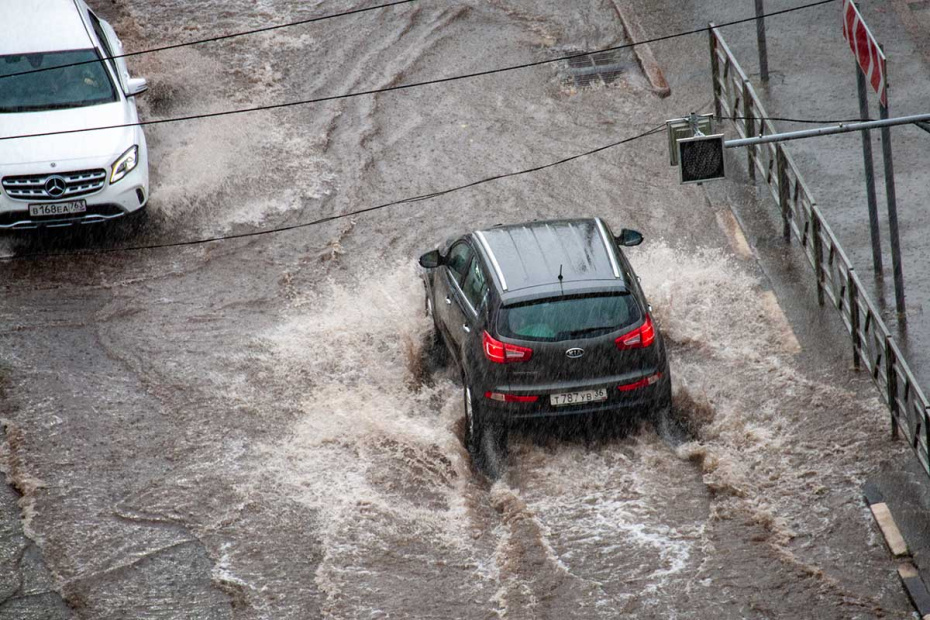 Паводок — внезапно, от дождей, в любое время года