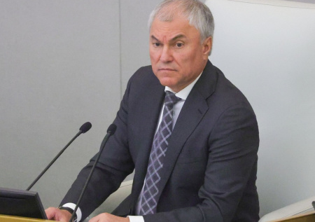 Володин выразил соболезнования родным и близким биатлониста Чепикова
