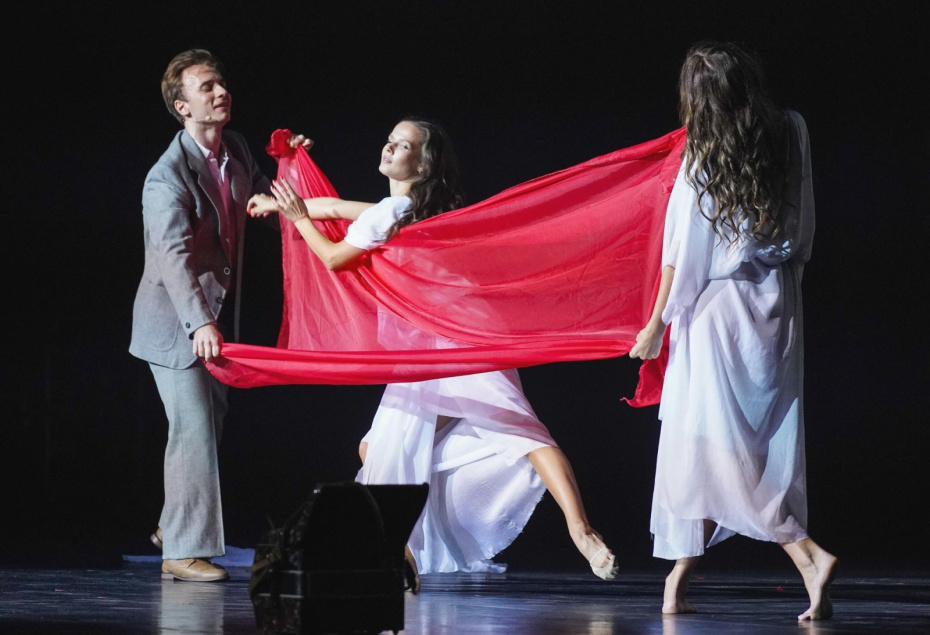 Премьера пластического спектакля Ирины Винер «Наваждение» в концертном зале «Москва»