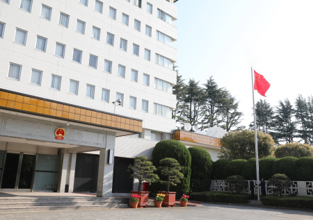 Китай потребовал наказания для напавшего на посольство в Токио