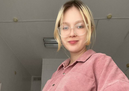 Забеременевшая в 13 лет героиня «Пусть говорят» завязала с наркотиками