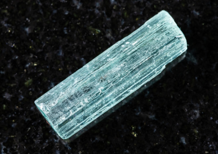 Аквамарин: магические и лечебные свойства камня, кому подходит и как носить