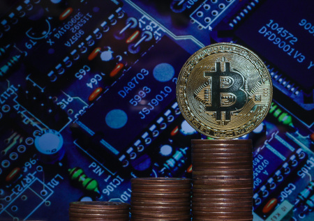 Иностранные криптобиржи начали «ломиться» в Россию