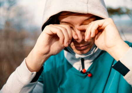 Психолог ответил, чем могут быть вызваны слезы во время созерцания природы