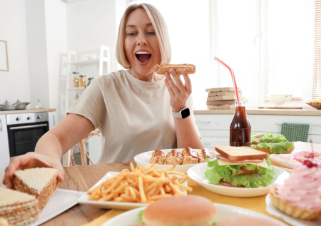 Увидеть во сне переедание: важный сигнал организма или предупреждение