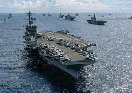 Флагман флота США стал целью для иранских ракет