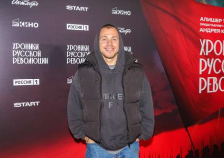 Отказ от алкоголя, многомиллионные долги, ислам: как живет Сергей Романович