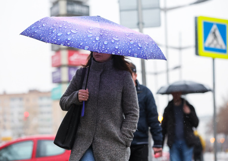 Затяжные ливни и холод до 0? Погода в Москве в середине апреля: чего ждать