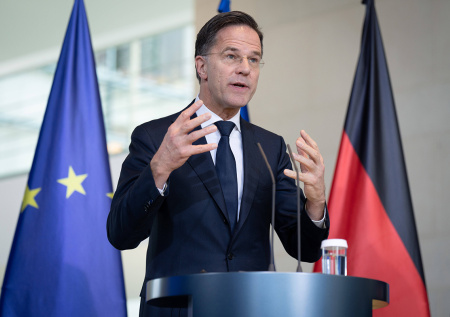 Рютте призвал Грузию вернуться на проевропейский путь и прибег к угрозам