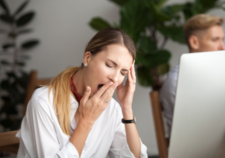 Сомнолог назвала основные причины весенней сонливости