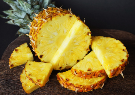 Врач рассказала о влиянии ананаса на похудение
