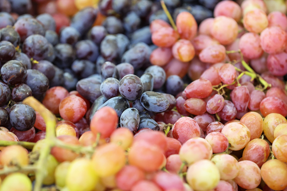 Почему нельзя класть виноград в микроволновку