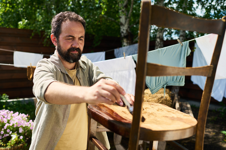 Скрипит и шатается: как обновить дачную мебель без мастера, шпаргалка