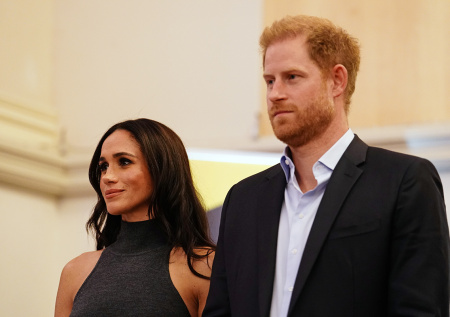 «Начали понимать»: в США узнали, почему соседи избегают принца Гарри и жену