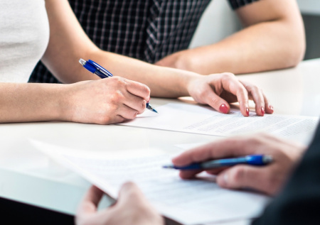 Россиянам рассказали, какой тип сделок с марта подпал под финмониторинг