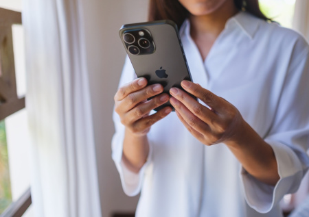 Apple «сдала» анонимного пользователя, угрожавшего девушке главы ФБР