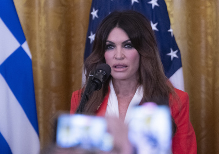 «Ты лучшая»: Трамп ласковым прозвищем обратился к послу США в Греции